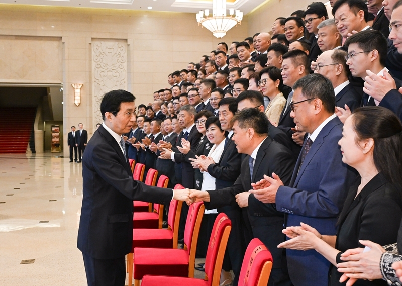 揚(yáng)子江藥業(yè)集團(tuán)董事長徐浩宇獲“優(yōu)秀中國特色社會(huì)主義事業(yè)建設(shè)者”稱號